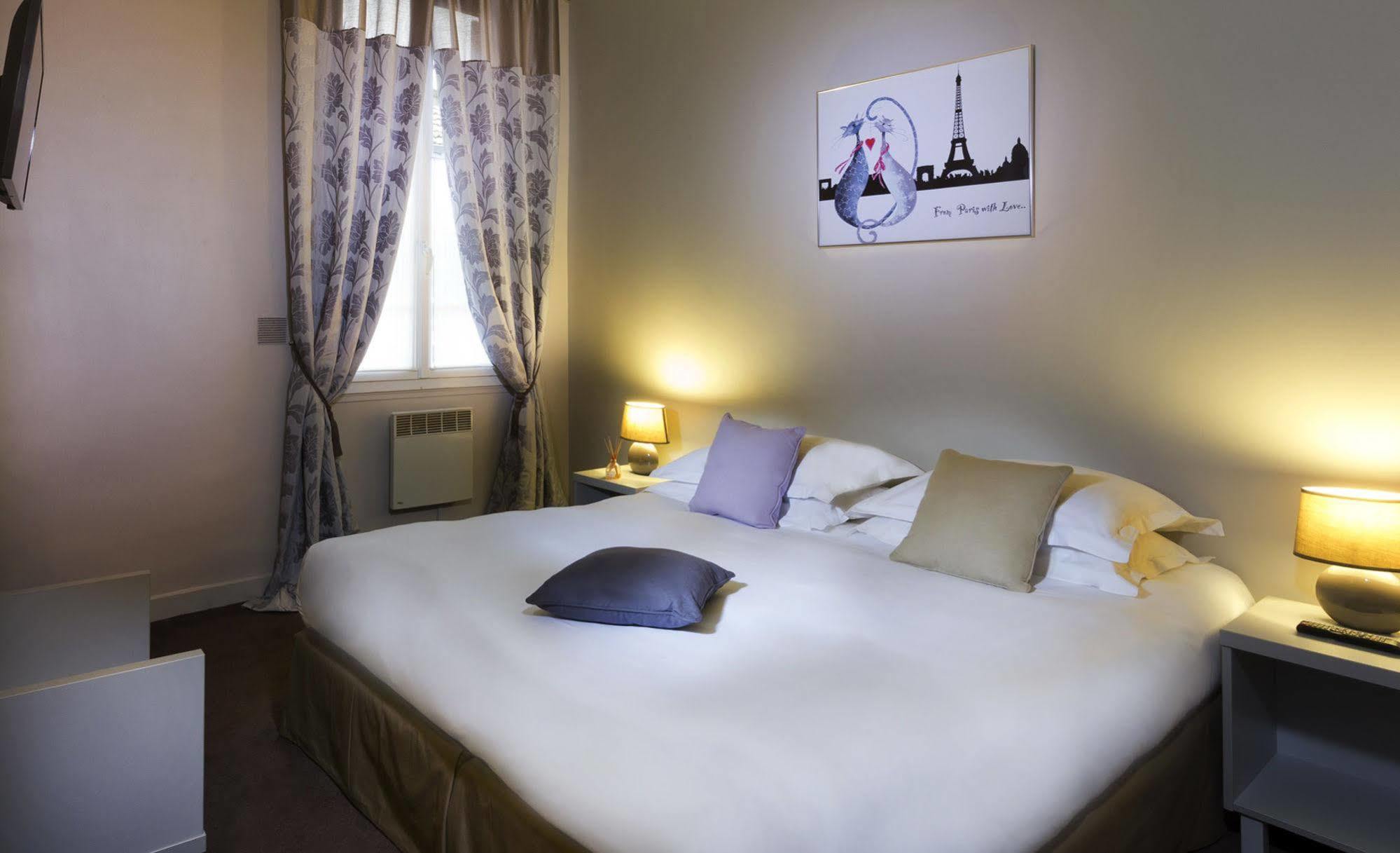 Hotel Donjon Vincennes Exterior photo